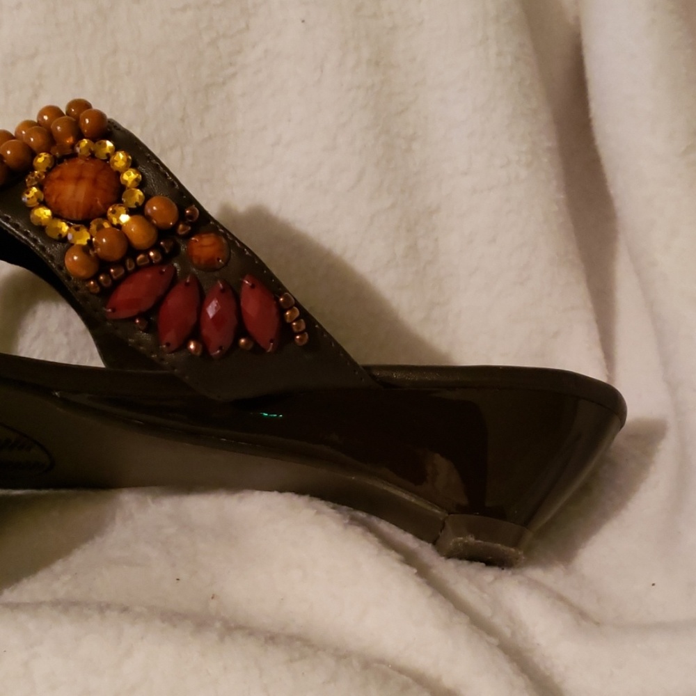Shoes - Picture 2 of 5